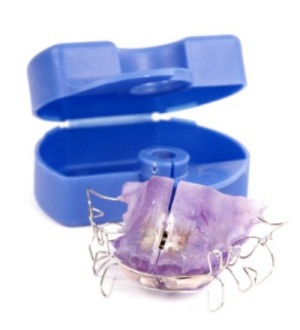 cleaning_a_retainer_s